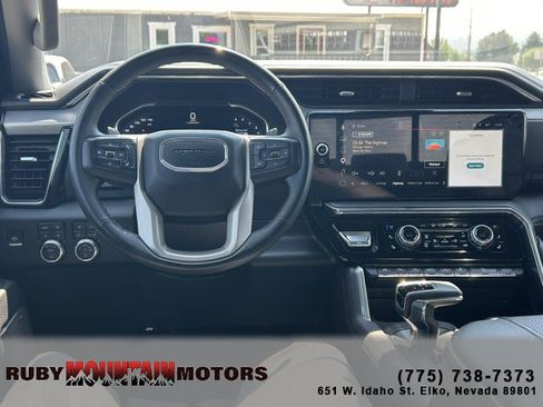 Used 2025 GMC Sierra 1500 Denali w/ Denali Reserve Package AWD/4WD image 12