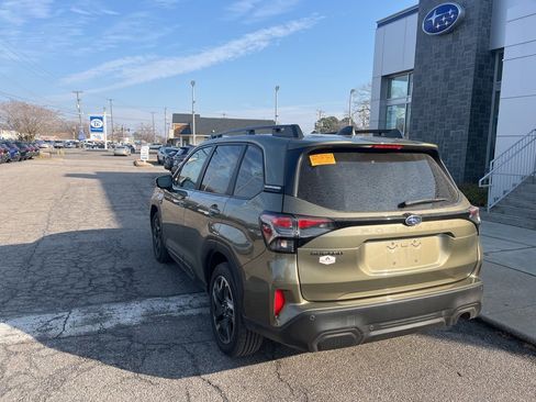 Certified 2025 Subaru Forester Limited image 6