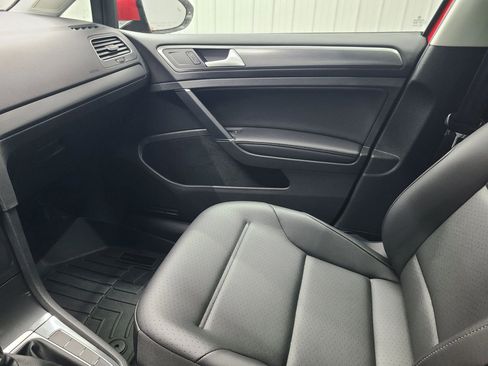 Used 2018 Volkswagen Golf SE FWD image 25