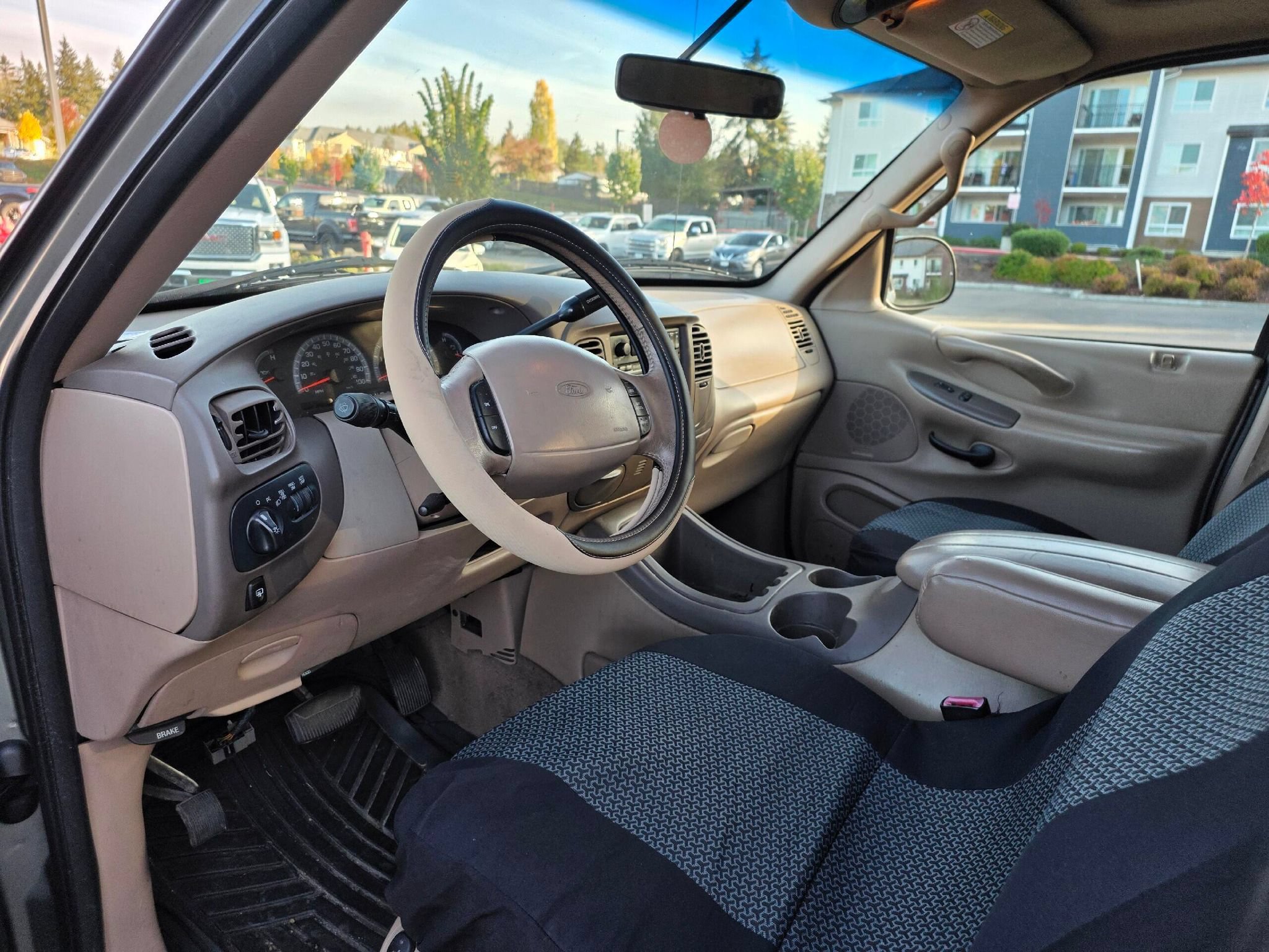 Used 1999 Ford Expedition Eddie Bauer AWD/4WD image 9