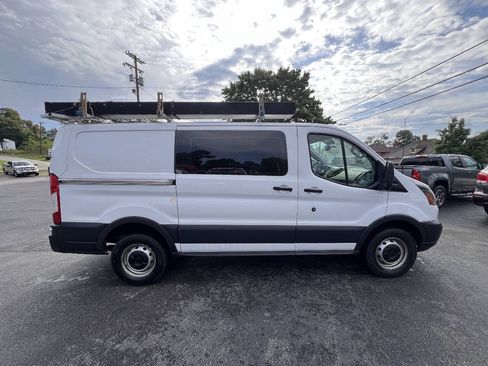 Used 2015 Ford Transit 250 130 Low Roof RWD image 4