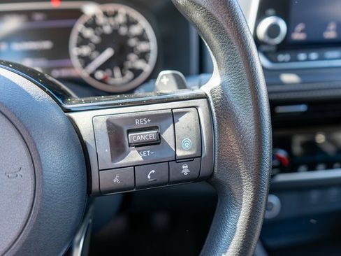 Used 2022 Nissan Rogue SV image 26