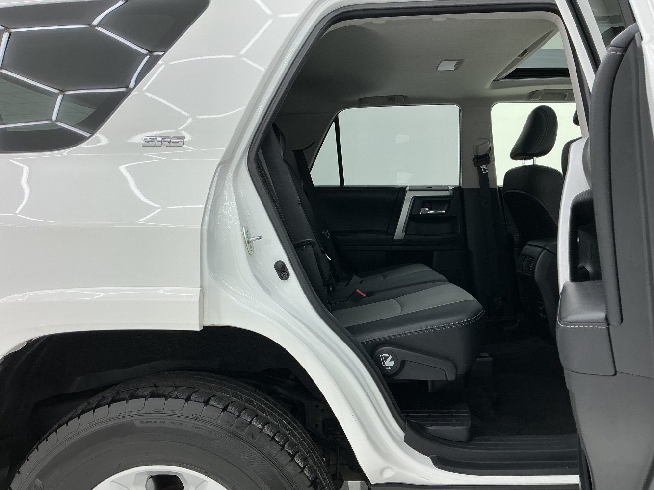 Used 2016 Toyota 4Runner SR5 Premium AWD/4WD image 21
