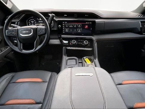 Used 2025 GMC Sierra 3500 AT4 w/ AT4 Premium Plus Package image 8