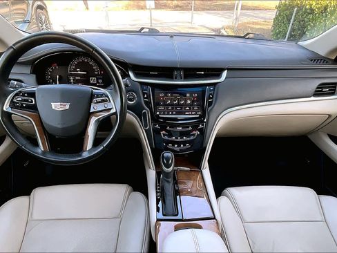 Used 2019 Cadillac XTS image 16