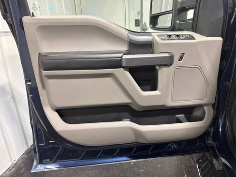 Used 2017 Ford F150 XLT w/ Equipment Group 302A Luxury AWD/4WD image 27