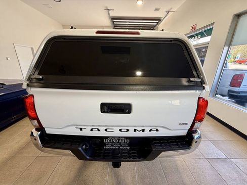 Used 2019 Toyota Tacoma SR5 RWD image 6