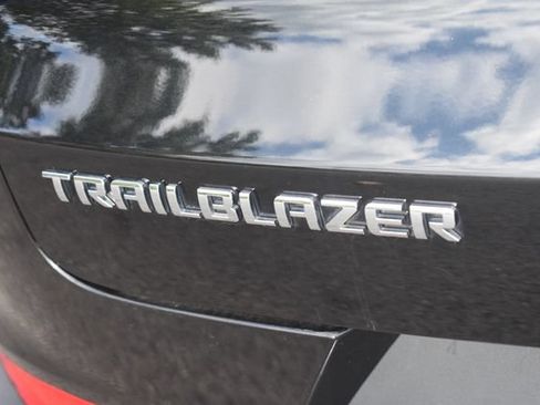 Used 2022 Chevrolet TrailBlazer LT FWD image 13
