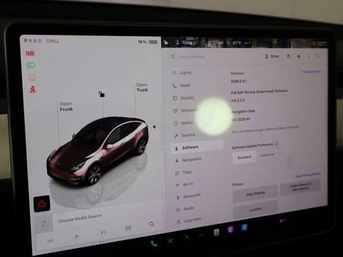 Used 2024 Tesla Model Y Long Range RWD image 33
