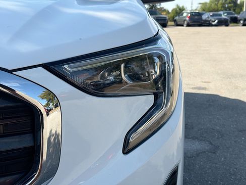 Used 2020 GMC Terrain SLE image 10