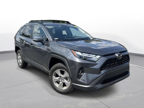 Used 2025 Toyota RAV4 XLE FWD image 4