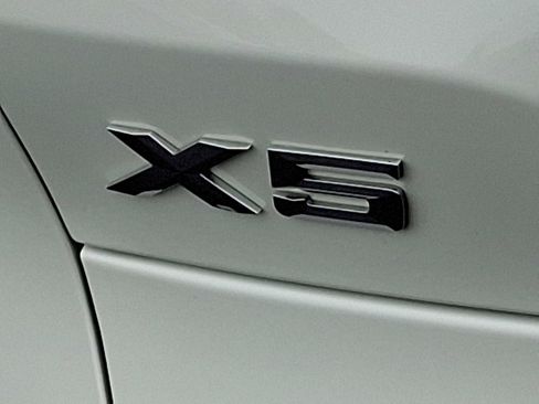 Used 2022 BMW X5 xDrive40i w/ Premium Package image 31