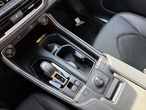 New 2026 Toyota Grand Highlander AWD Hybrid image 10