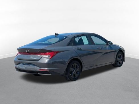 Used 2023 Hyundai Elantra Blue FWD image 3