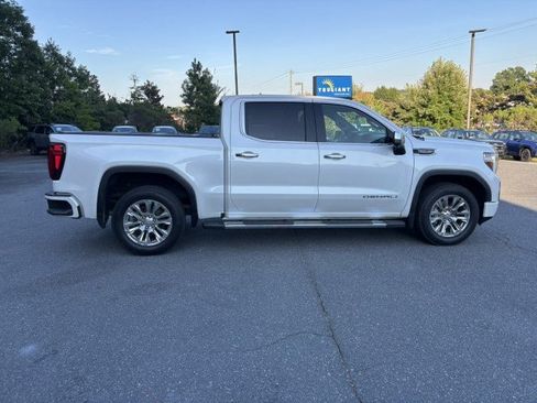 Used 2021 GMC Sierra 1500 Denali w/ Technology Package AWD/4WD image 8