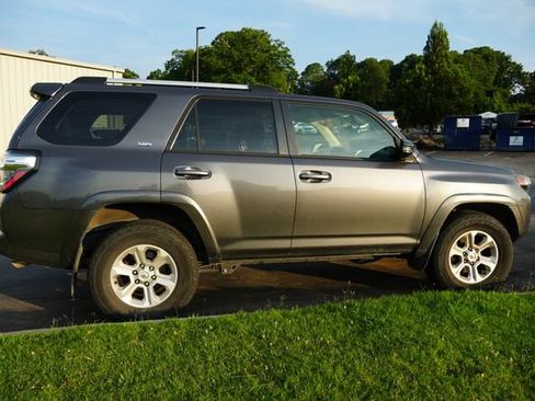 Used 2023 Toyota 4Runner SR5 Premium w/ Moonroof Package RWD image 9