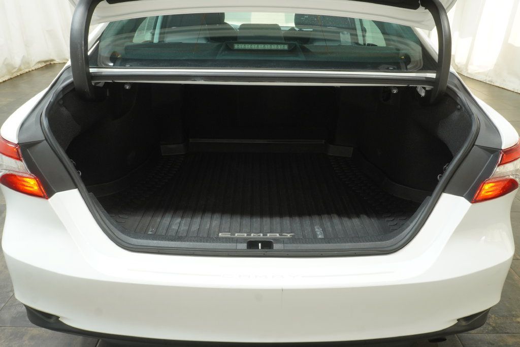 Used 2020 Toyota Camry LE FWD image 6