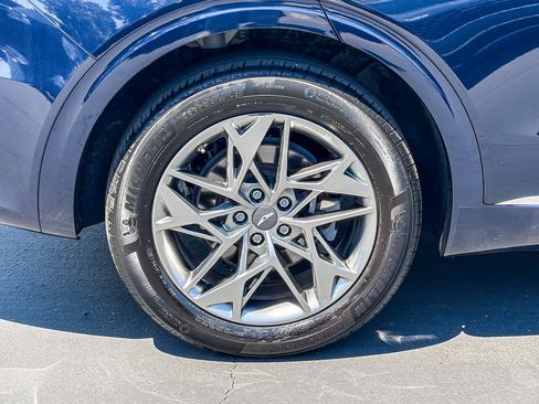 Used 2022 Genesis GV70 2.5T w/ Select Package AWD/4WD image 10