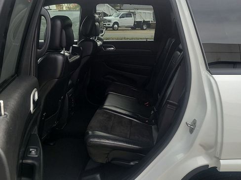 Used 2022 Jeep Grand Cherokee Laredo X image 8