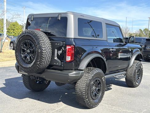 Used 2022 Ford Bronco Black Diamond image 3