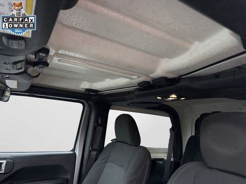 Used 2019 Jeep Wrangler Sport image 25