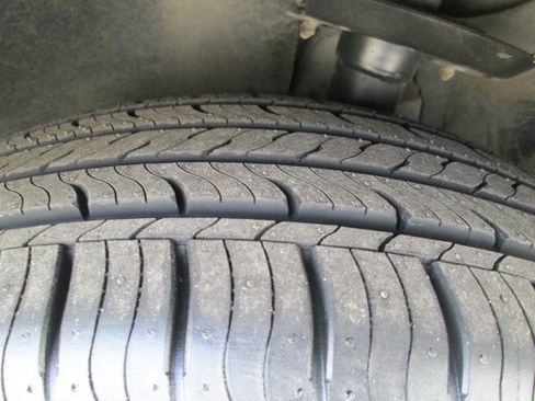 Used 2021 Chrysler Pacifica Touring-L w/ Uconnect Theater Family Group image 9