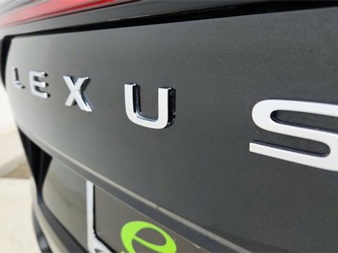 Used 2024 Lexus LX 600 4WD w/ Luxury Package image 16