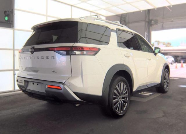Certified 2024 Nissan Pathfinder SL w/ SL Premium Package FWD image 4