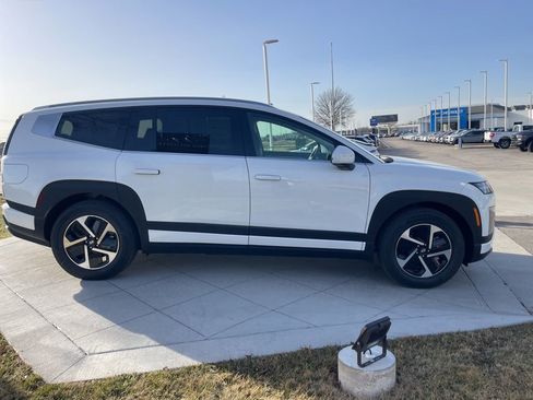 New 2026 Hyundai Ioniq 9 SE image 6