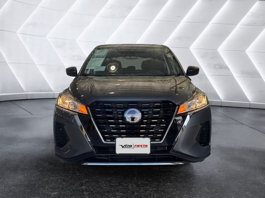 Used 2025 Nissan Kicks Play S FWD image 2