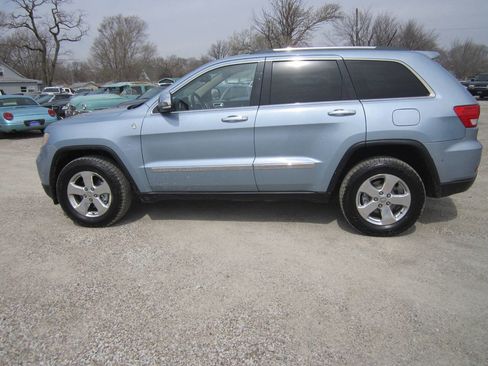 Used 2012 Jeep Grand Cherokee Limited w/ Trailer Tow Group image 4