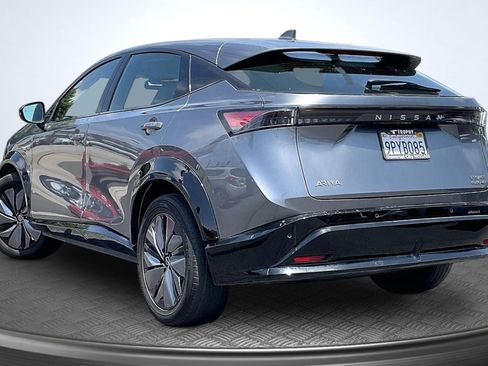 Used 2023 Nissan Ariya AWD image 2