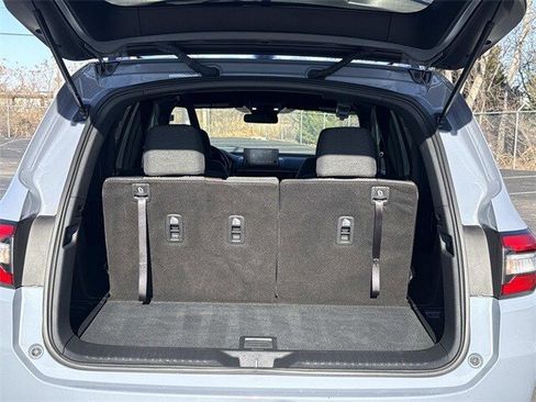 Certified 2025 Honda Pilot Sport image 8