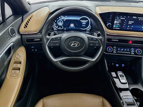 Used 2023 Hyundai Sonata Limited w/ Cargo Package FWD image 15