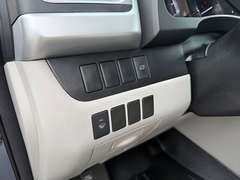 Used 2014 Toyota Highlander Plus image 19