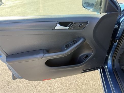 Used 2015 Volkswagen Jetta S FWD image 33