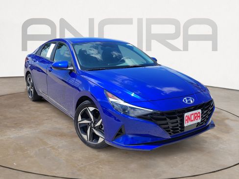 Used 2023 Hyundai Elantra SEL w/ Convenience Package FWD image 4