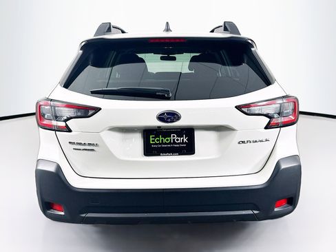 Used 2025 Subaru Outback Premium AWD/4WD image 7