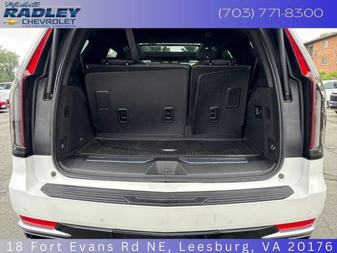 Used 2023 Cadillac Escalade Premium Luxury AWD/4WD image 11