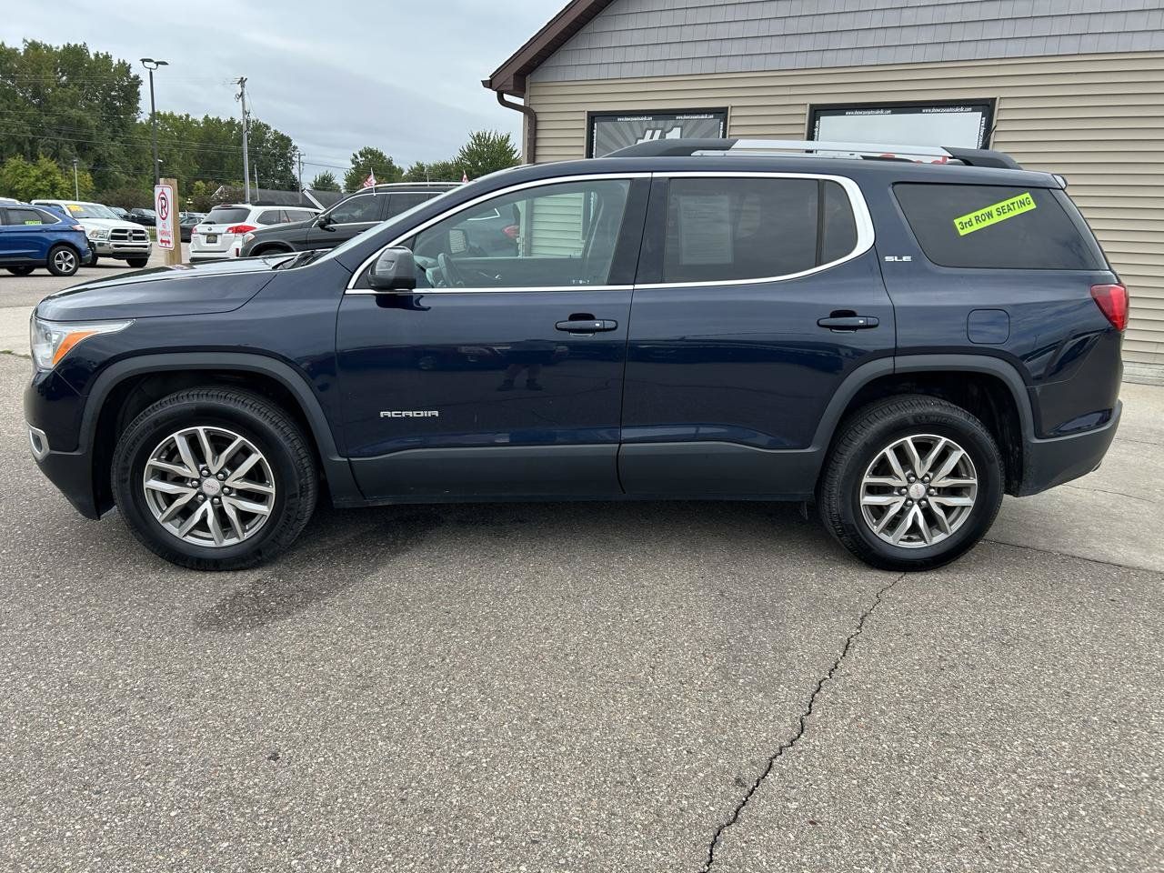 Used 2017 GMC Acadia SLE FWD image 8