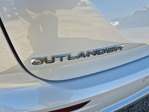 Used 2024 Mitsubishi Outlander 4WD Plug-In Hybrid image 70