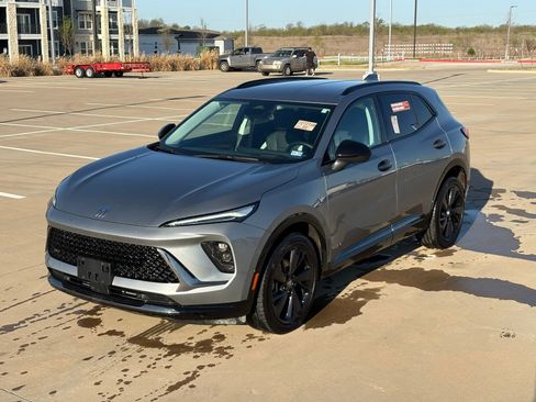 Used 2025 Buick Envision Sport Touring image 13