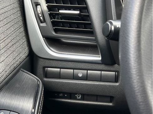 Used 2023 Nissan Rogue SV FWD image 18