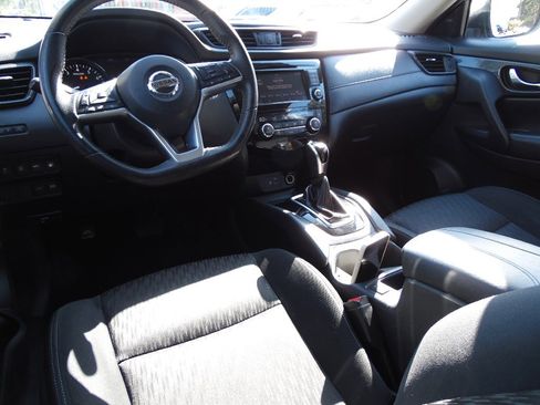 Used 2020 Nissan Rogue SV FWD image 8