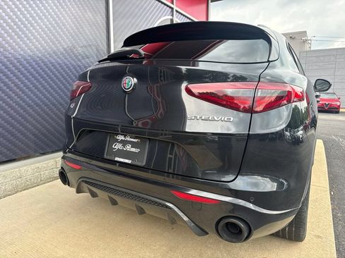 Used 2023 Alfa Romeo Stelvio Veloce AWD/4WD image 7
