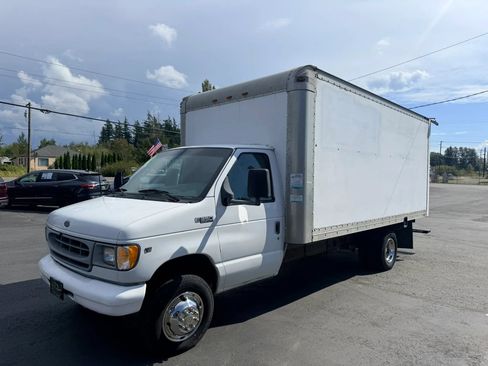 Used 2002 Ford E-350 and Econoline 350 Super Duty RWD image 4