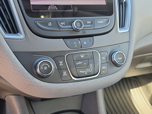 Used 2023 Chevrolet Malibu LS FWD image 26
