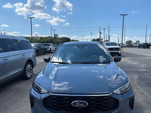 Used 2024 Ford Escape ST-Line w/ Tech Pack #1 FWD image 6