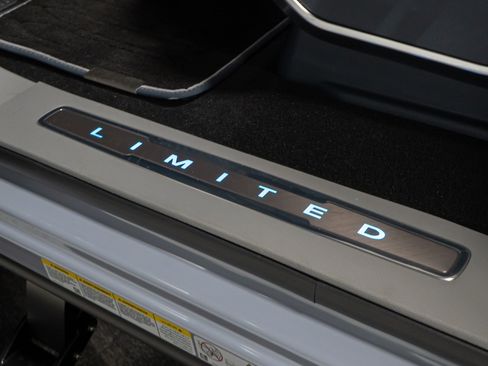 Used 2024 Ford F450 Limited w/ FX4 Off-Road Package image 40