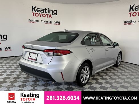 Used 2026 Toyota Corolla LE FWD image 5